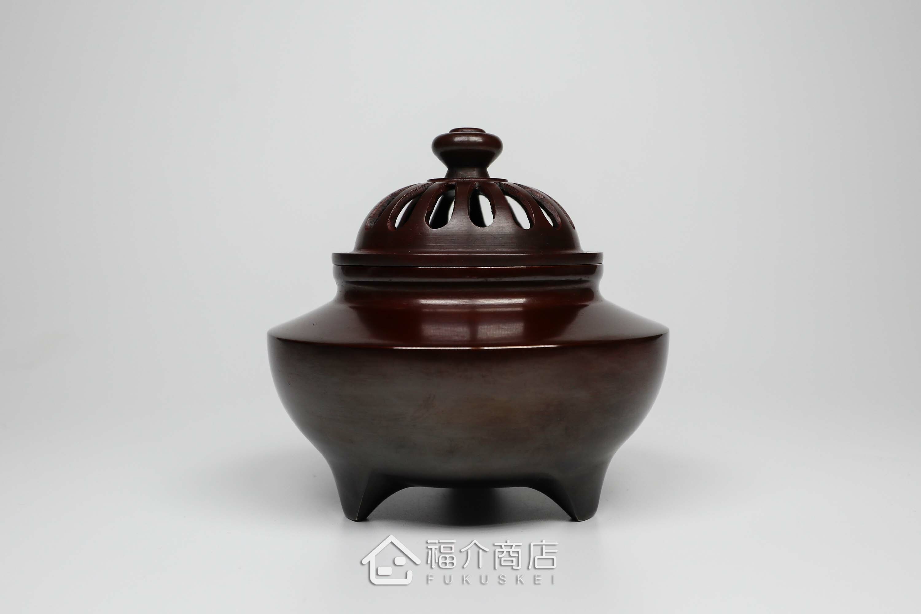 青銅材質的香爐