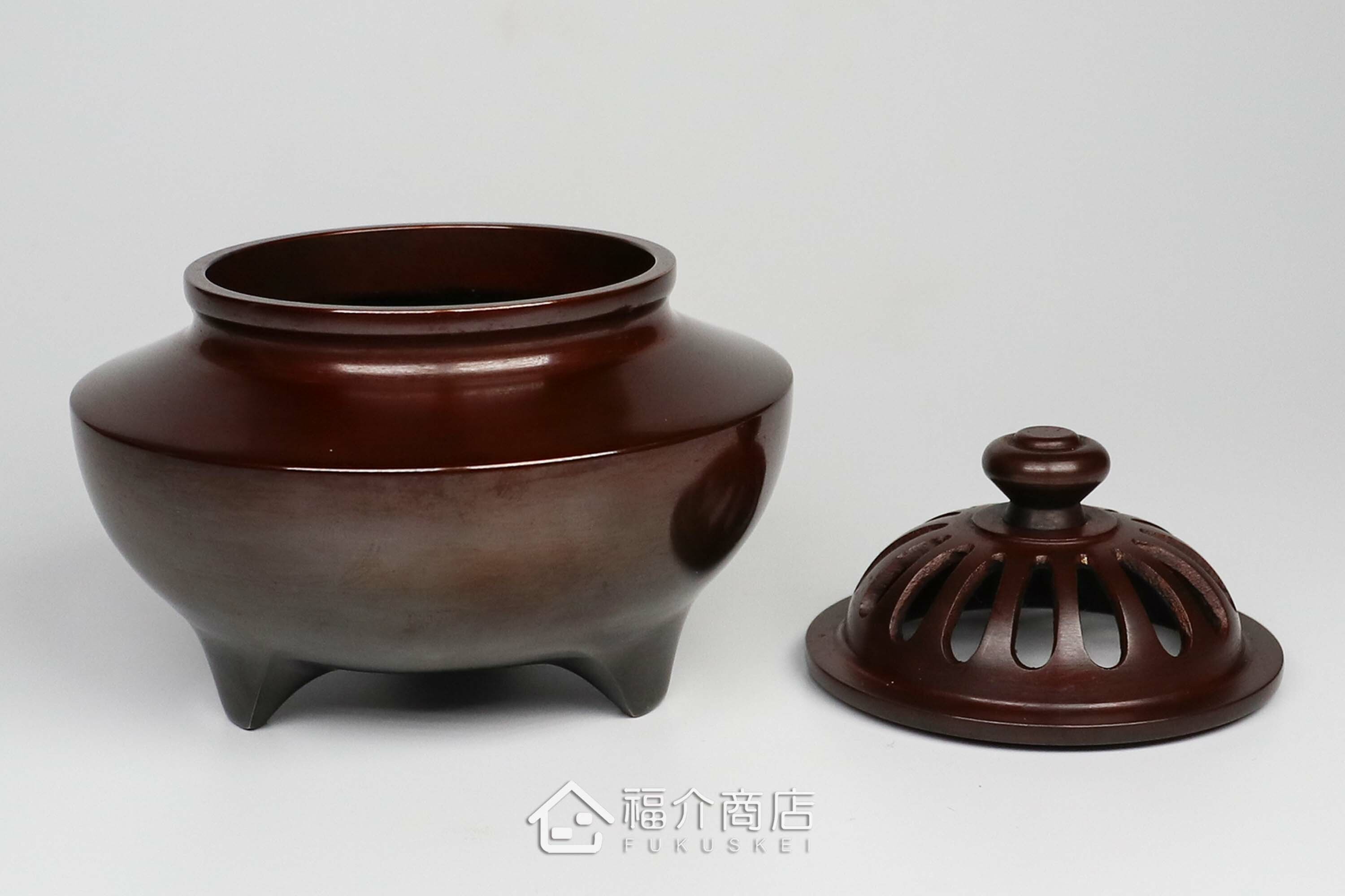 青銅材質的香爐