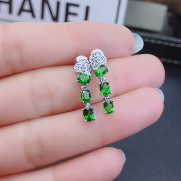 925銀耳釘 透輝石