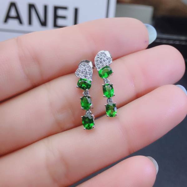 925銀耳釘 透輝石