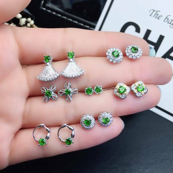 925銀耳釘 純天然透輝石