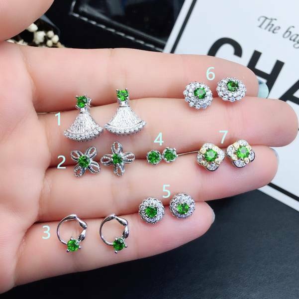 925銀耳釘 純天然透輝石