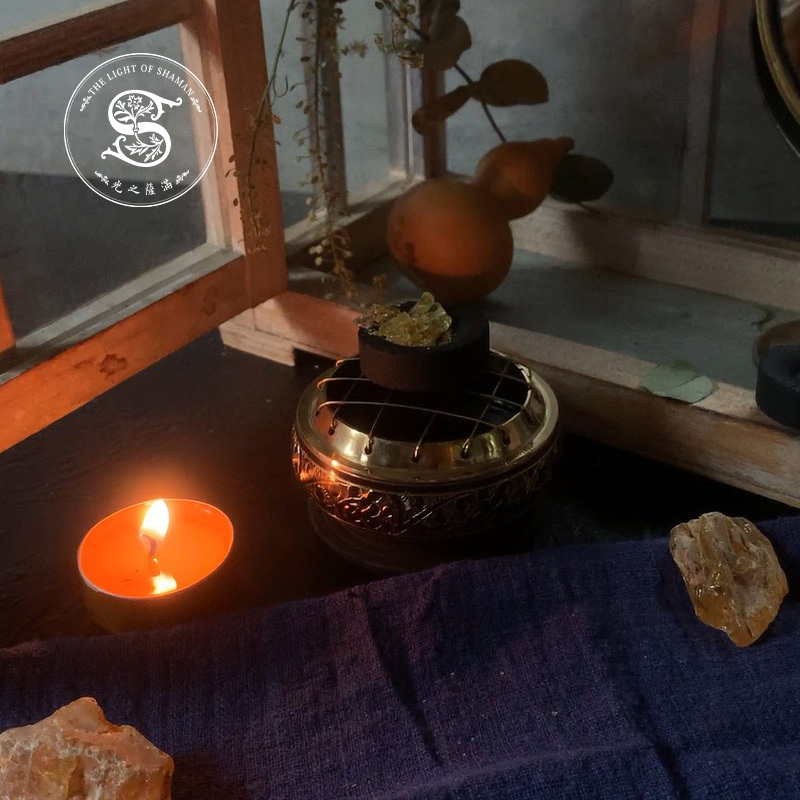 扁型精緻奢華碳餅香台 - 光之薩滿