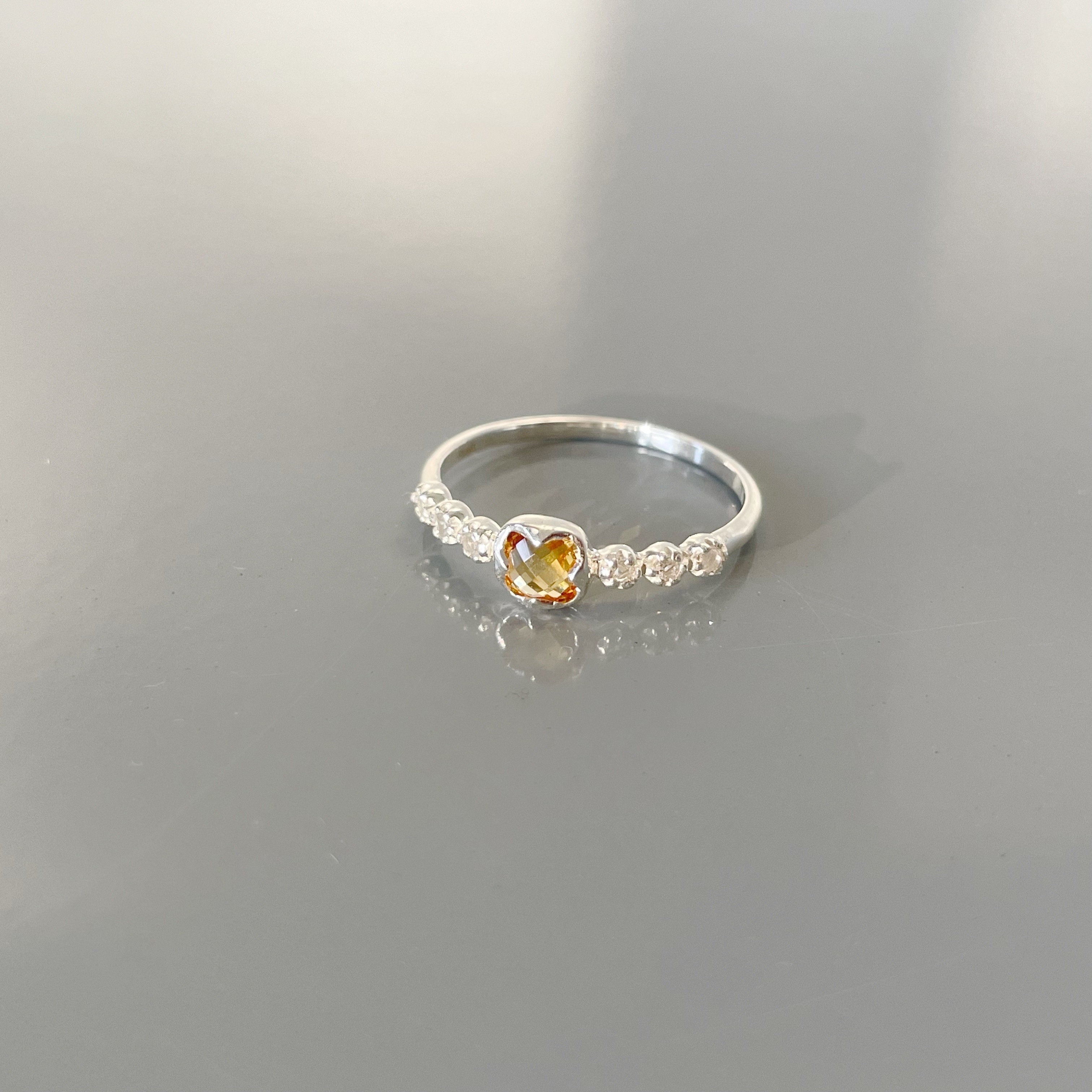 華麗圓四爪黃水晶戒指