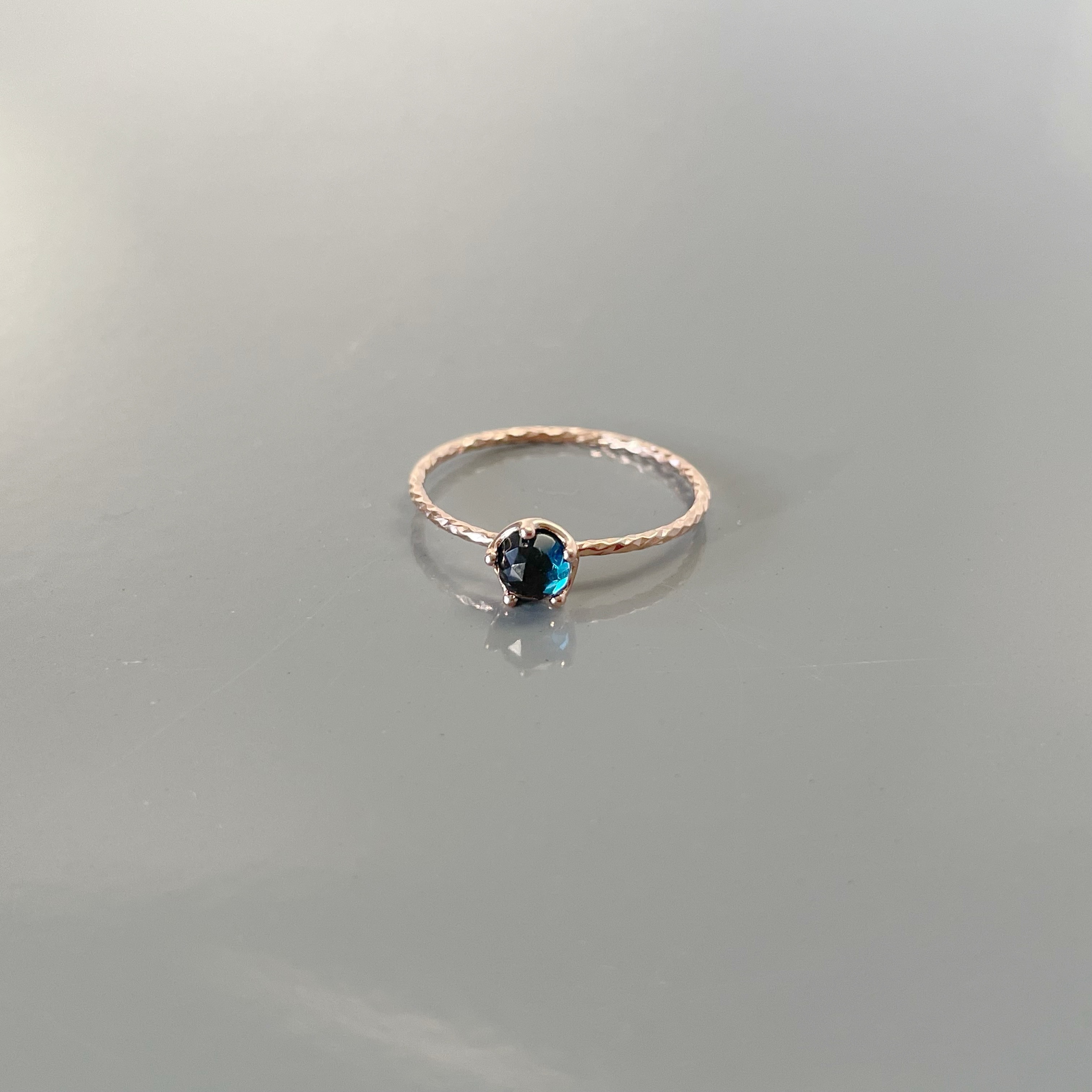 小皇冠倫敦托帕石戒指