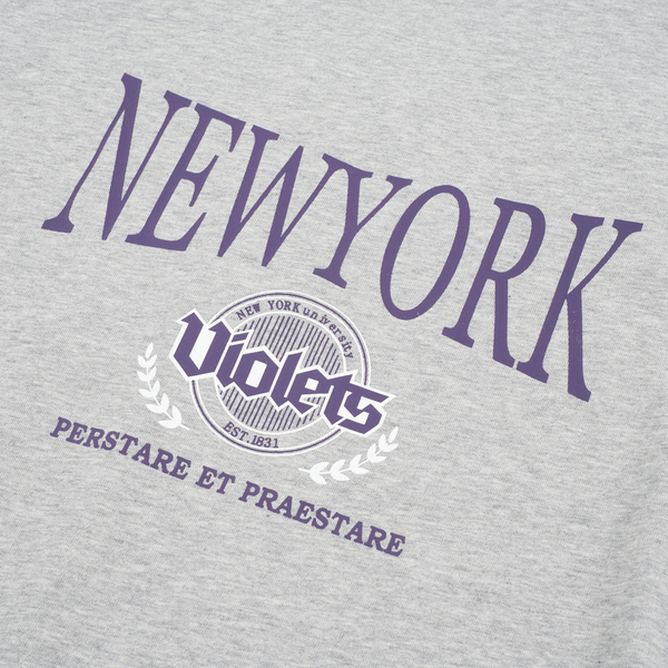 【下殺↘ $399】NCAA 短T 中性 紐約大學 麻灰紫 微落肩大LOGO 短袖 7325102711