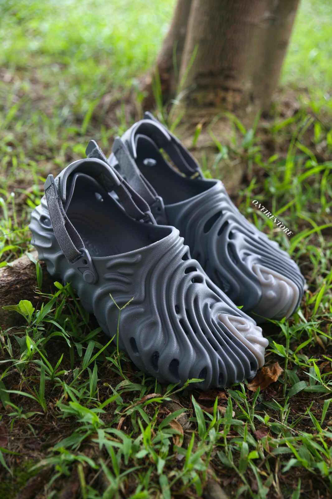 現貨} Salehe Bembury x Crocs Pollex Clog Niagara