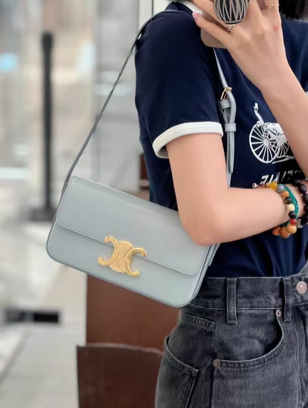 Celine  藍色Triomphe亮面牛皮單肩包  194143    BF4   07FK -T