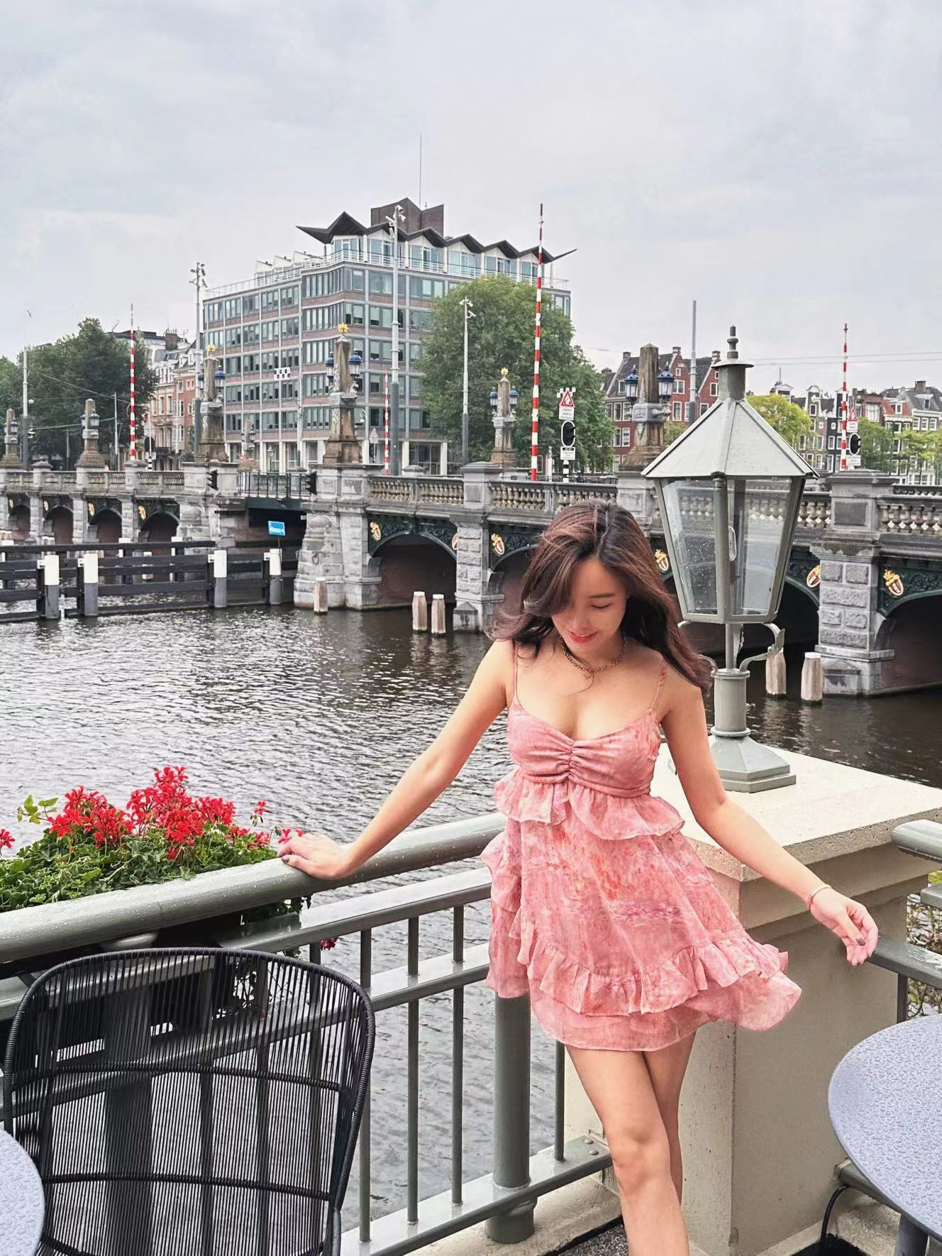 Ramble 漫步花間 細肩露背雪紡短洋裝