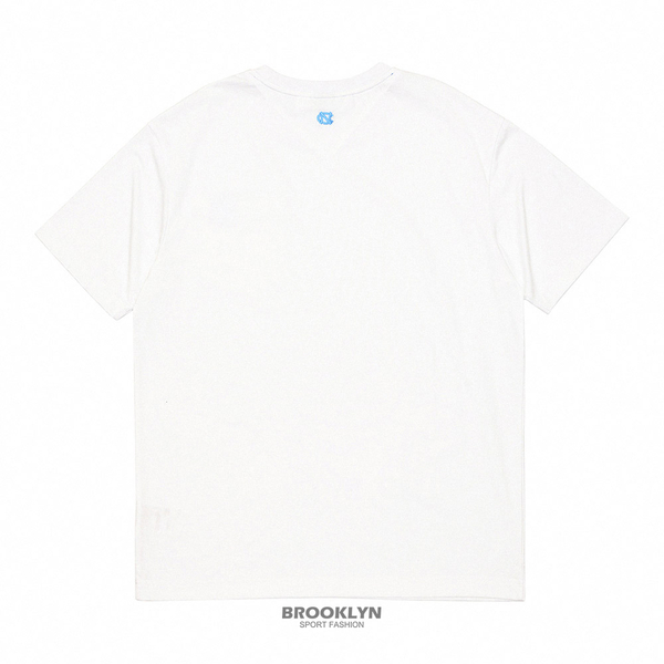 【下殺↘ $399】NCAA 短T 北卡 小LOGO 白 短袖 男女  7225500100