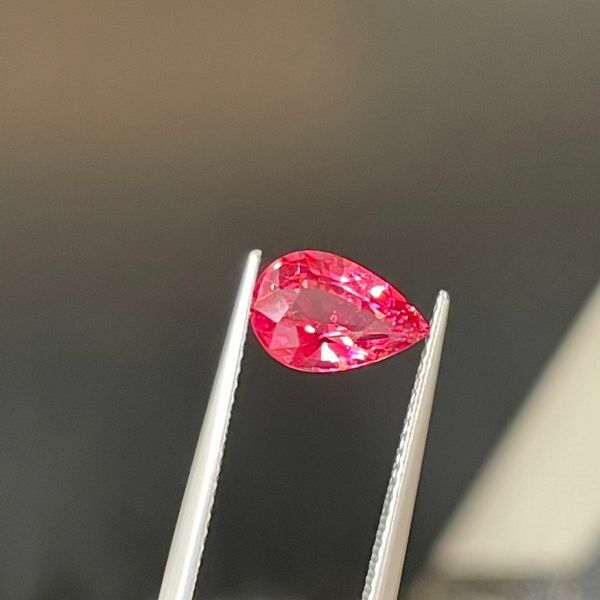 2.06ct水滴型無燒尖晶石