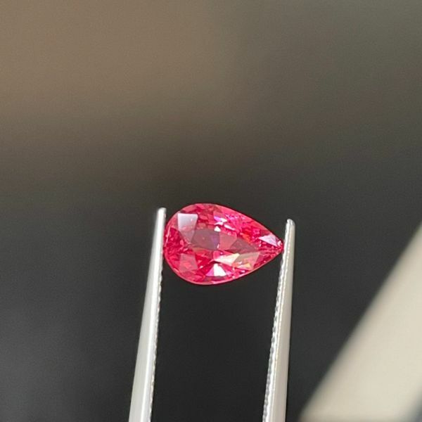 2.06ct水滴型無燒尖晶石