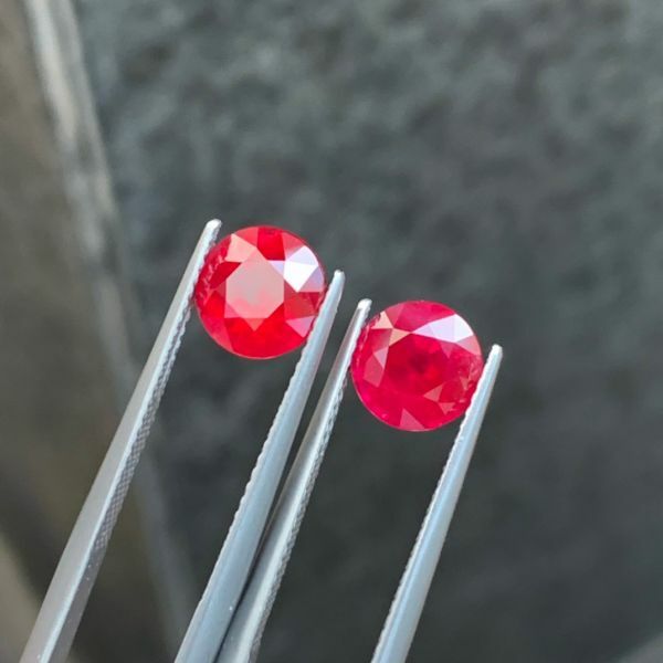 2.09/2.05ct有燒鴿血紅