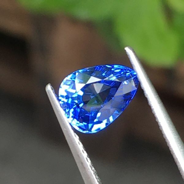 1.66ct 天然皇家藍藍寶石