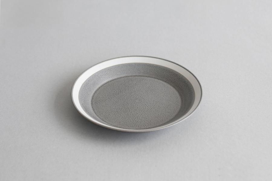 yumiko iihoshi porcelain-木村硝子店聯名dishes系列 盤18cm 苔蘚灰