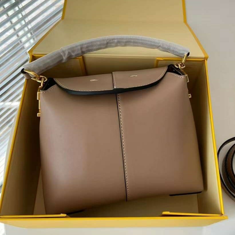 TOD'S  Case 郵差包