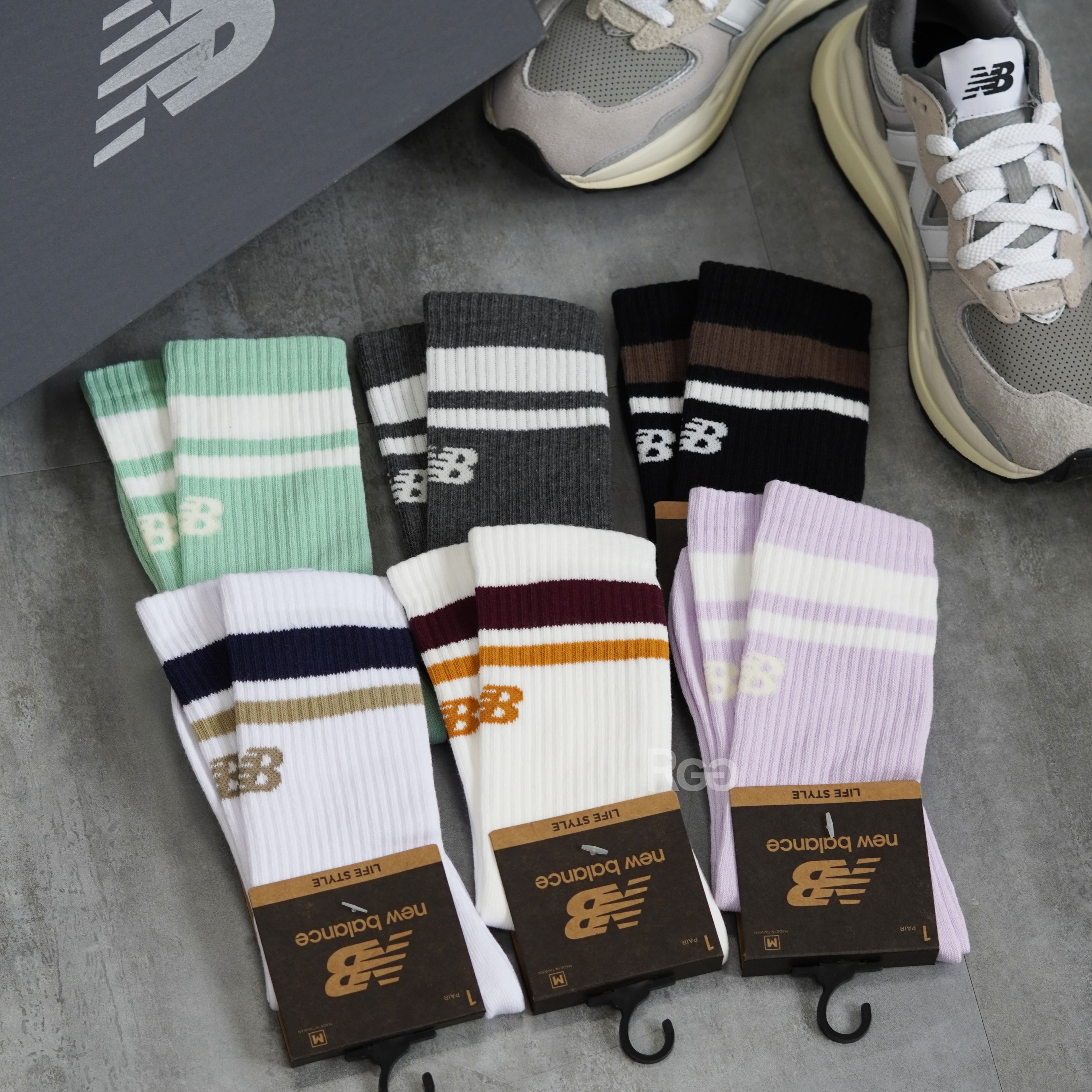 New Balance NB Logo 條紋長襪 (LAS32161)