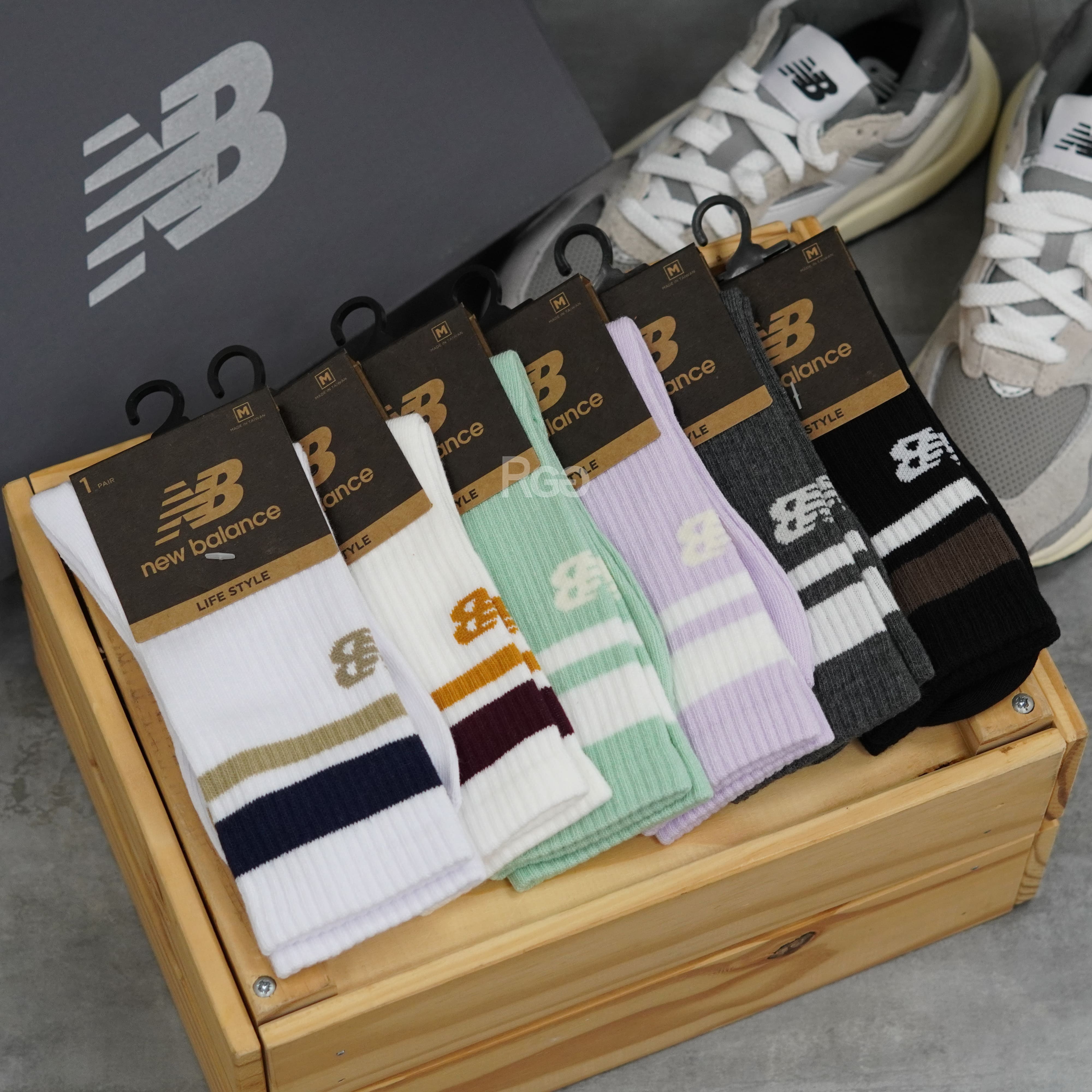New Balance NB Logo 條紋長襪 (LAS32161)