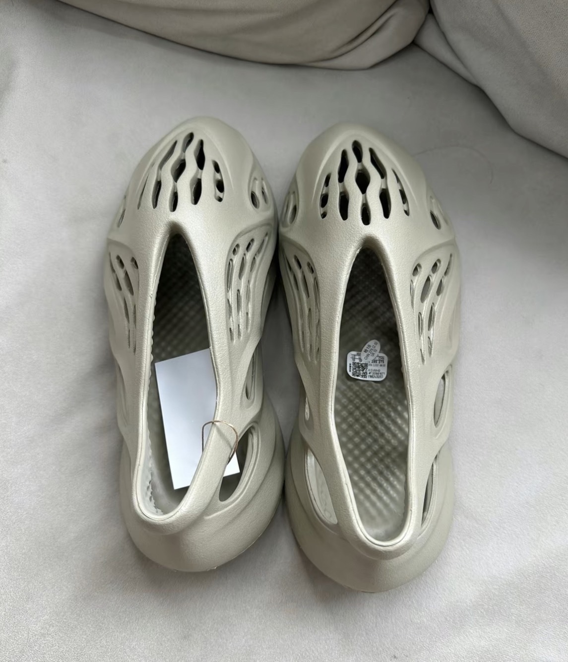 Adidas Yeezy Foam Runner "Stone Salt" 淺灰色 (GV6840)