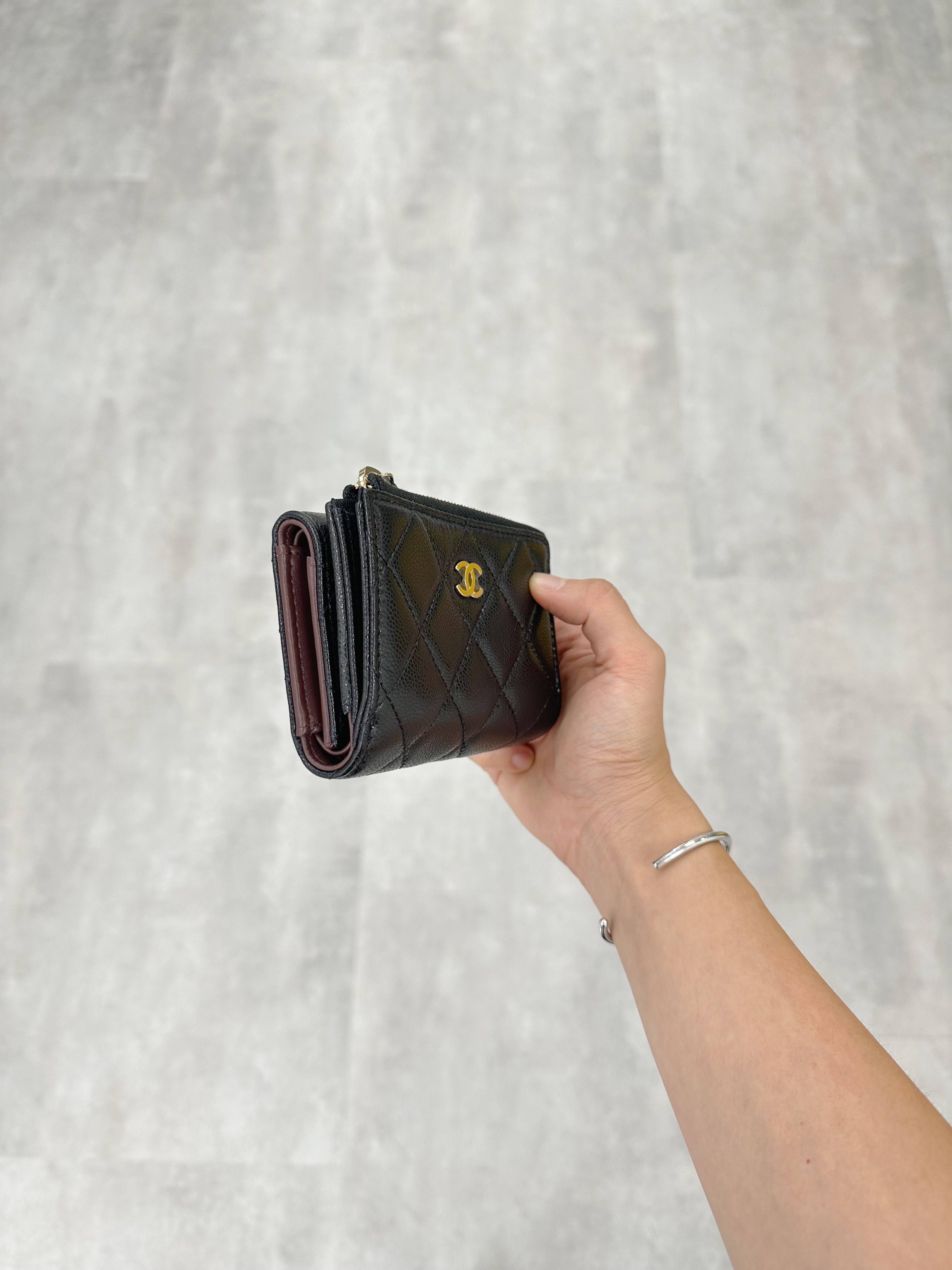 Chanel Zipped Wallet (AP3177)