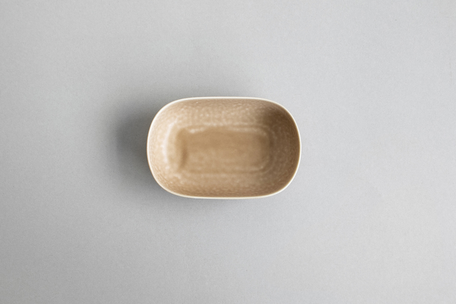 yumiko iihoshi porcelain - ReIRABO series 橢圓盤S 暖土棕