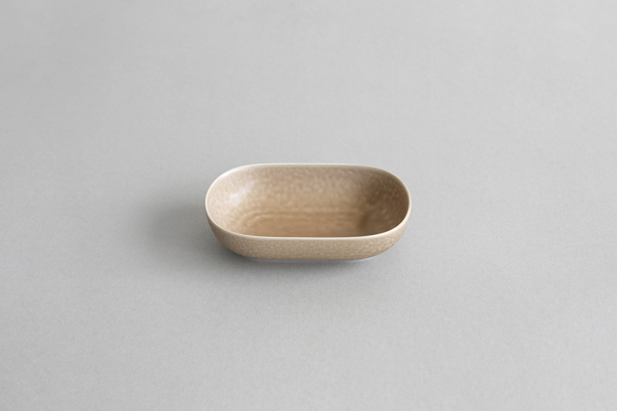 yumiko iihoshi porcelain - ReIRABO series 橢圓盤S 暖土棕