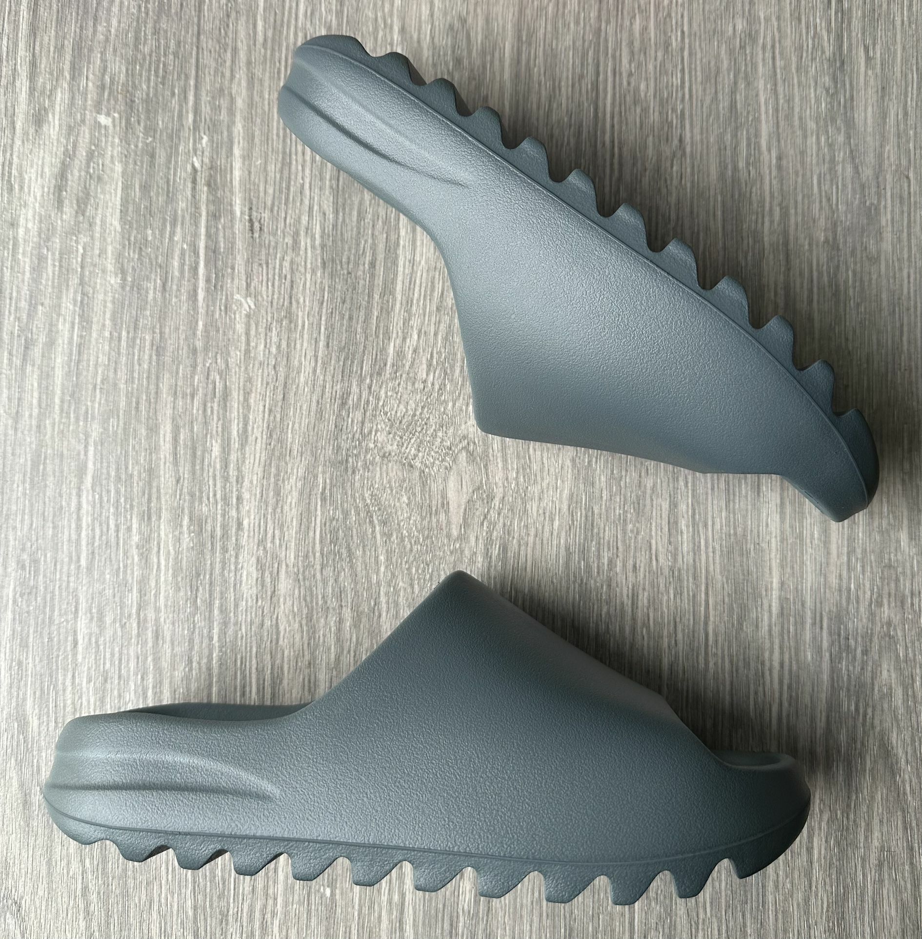 ADIDAS YEEZY SLIDE SLATE MARINE 拖鞋涼鞋鋸齒灰綠ID2349 / 預購