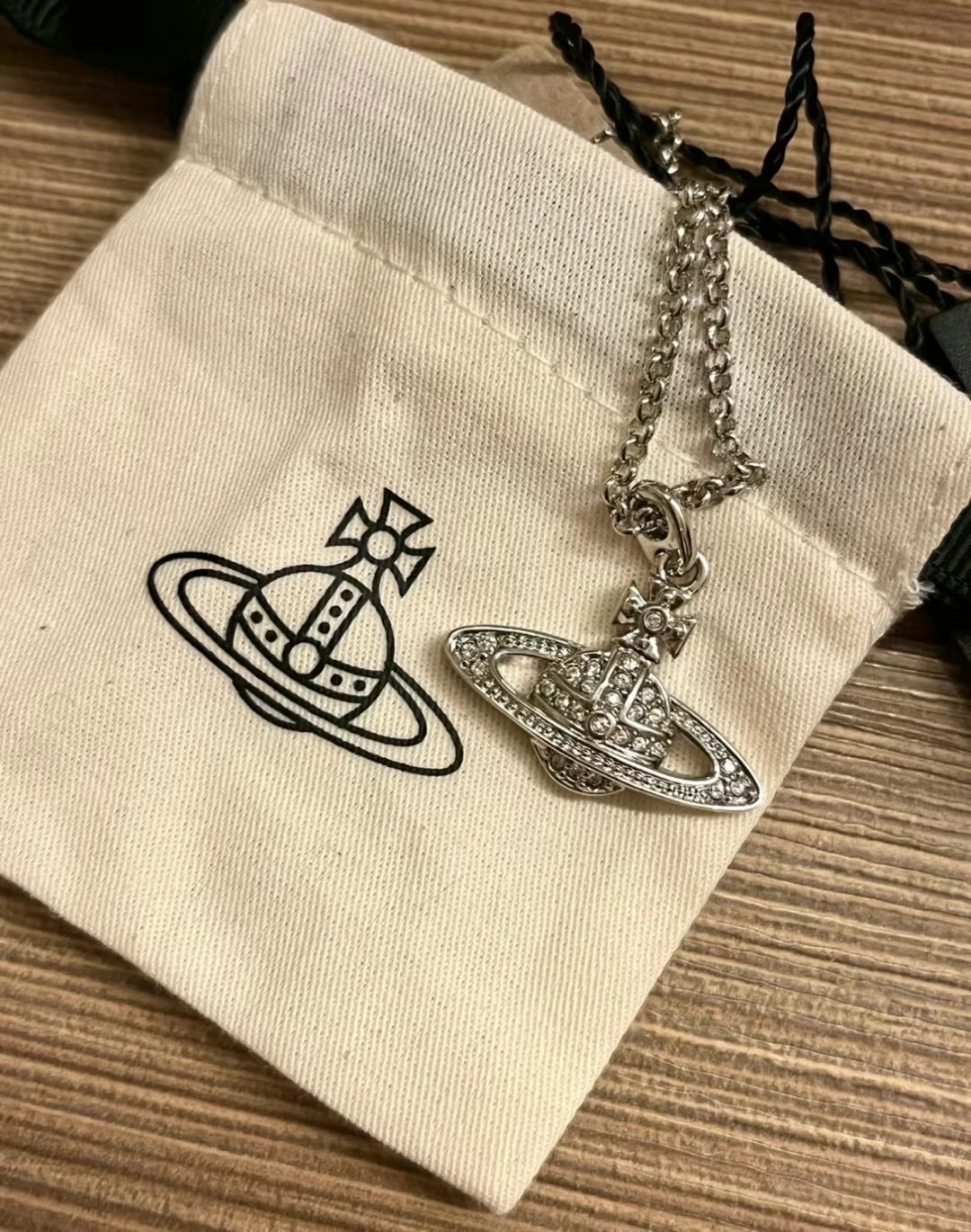 vivienne westwood necklace