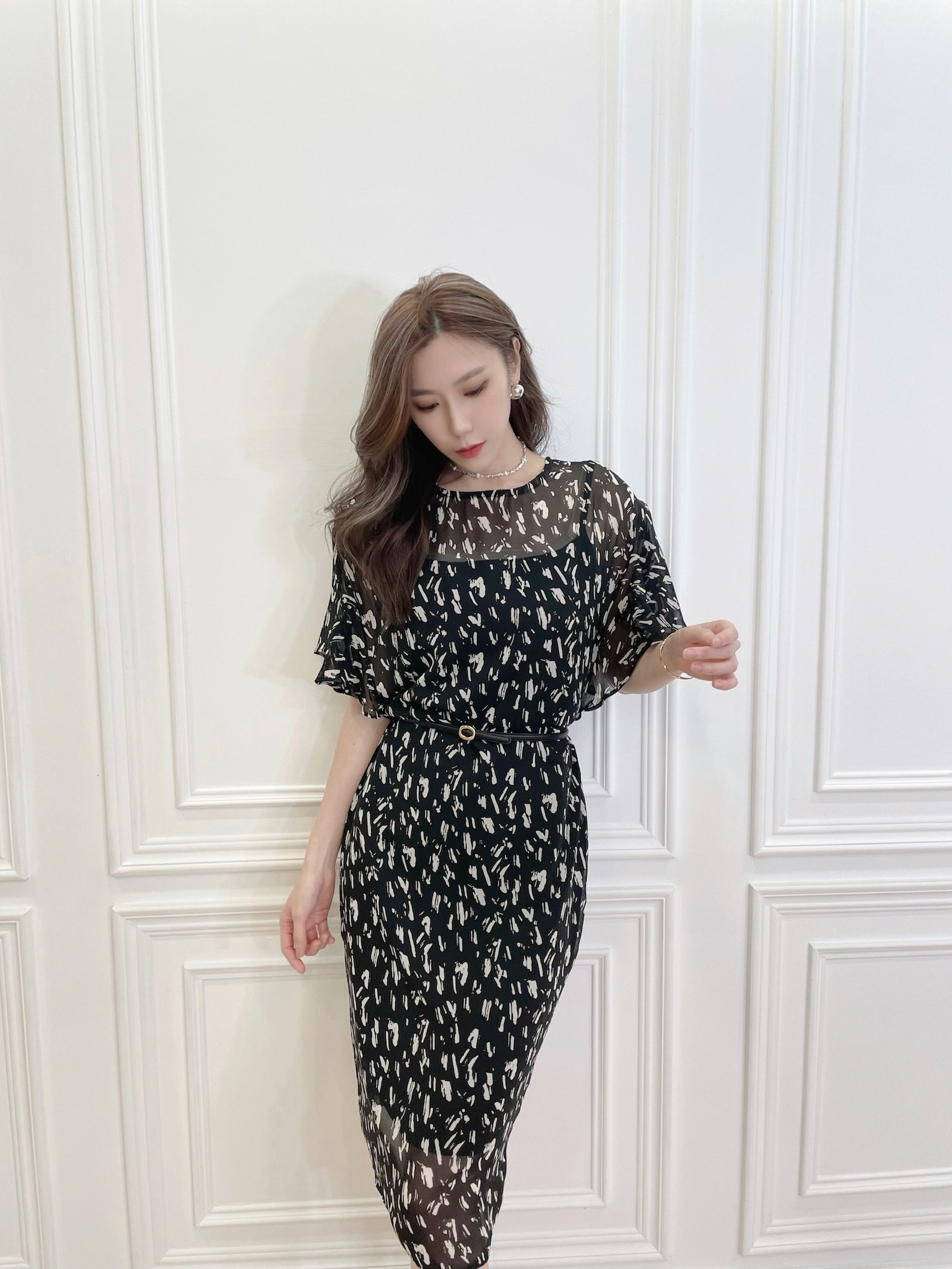 刷痕荷葉袖包臀洋