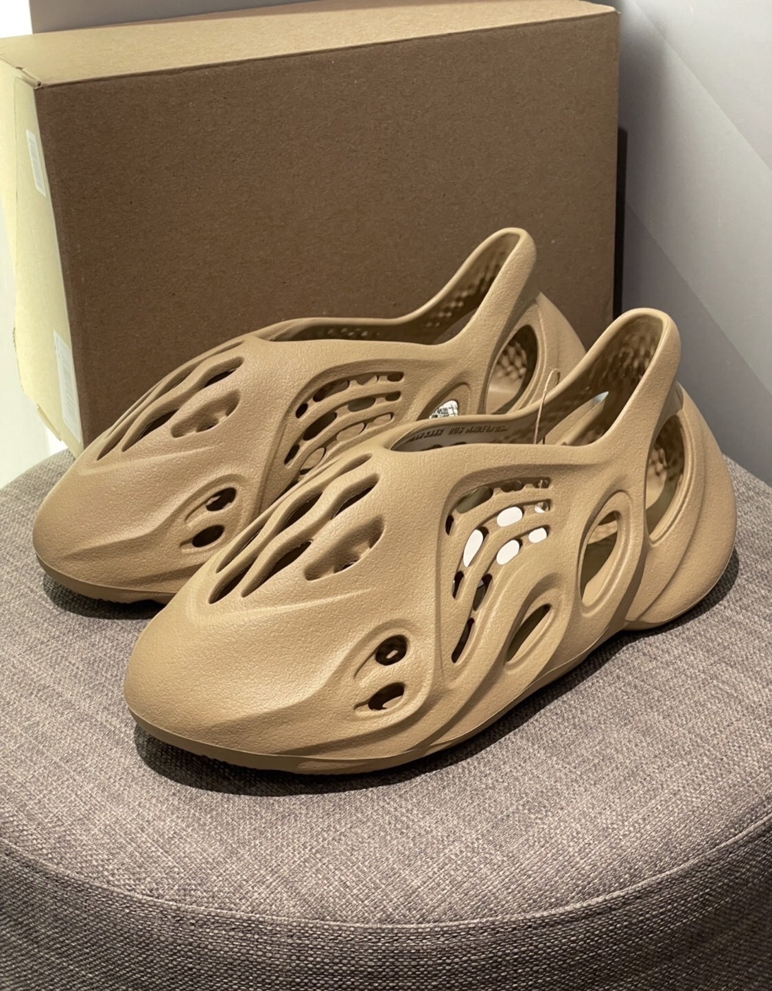 【APAIR】預購 Adidas Originals Yeezy Foam Runner "Clay Taupe" 淺棕 大地色 GV6842