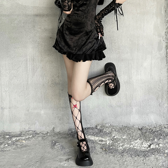 Black mid-tube lace fishnet socks (one size )