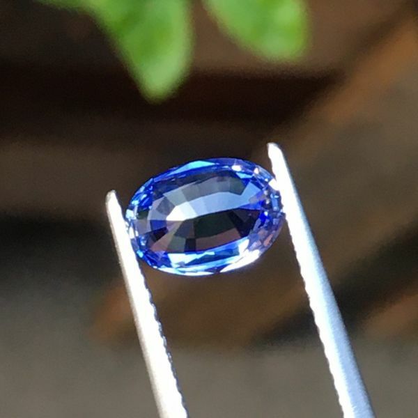 1.65ct有燒矢車菊