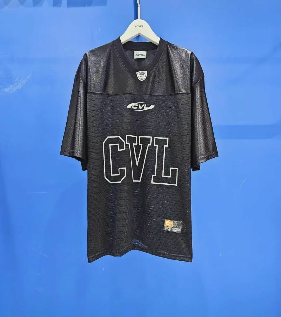 V領英文字短袖Tee Covill-013T