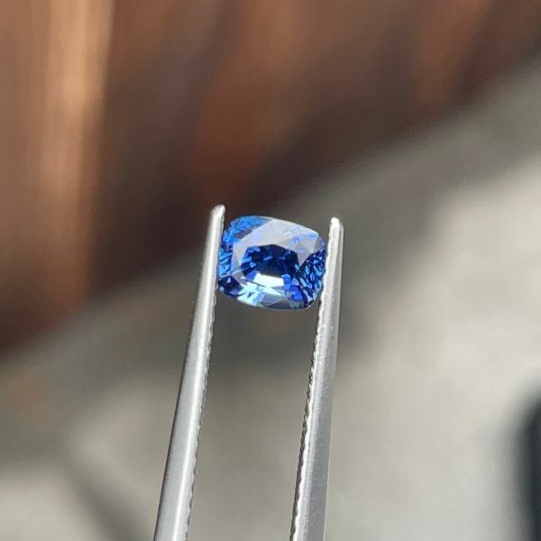 1.12ct有燒皇家藍