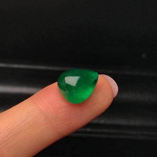 5.76ct哥倫比亞素面祖母綠