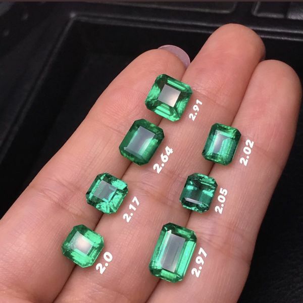 2卡贊比亞祖母綠