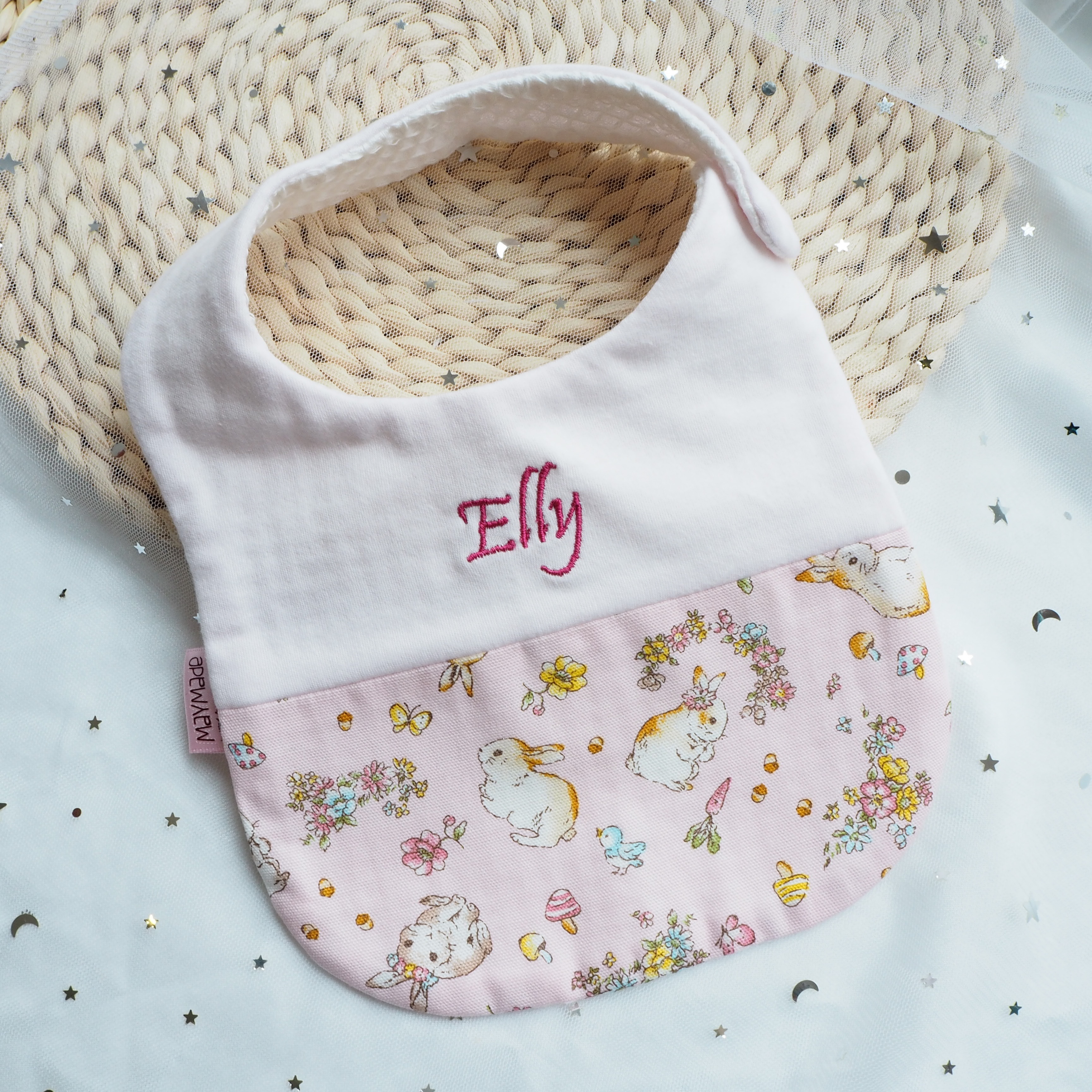 粉紅/紫色小兔花園 拼布款繡名口水肩