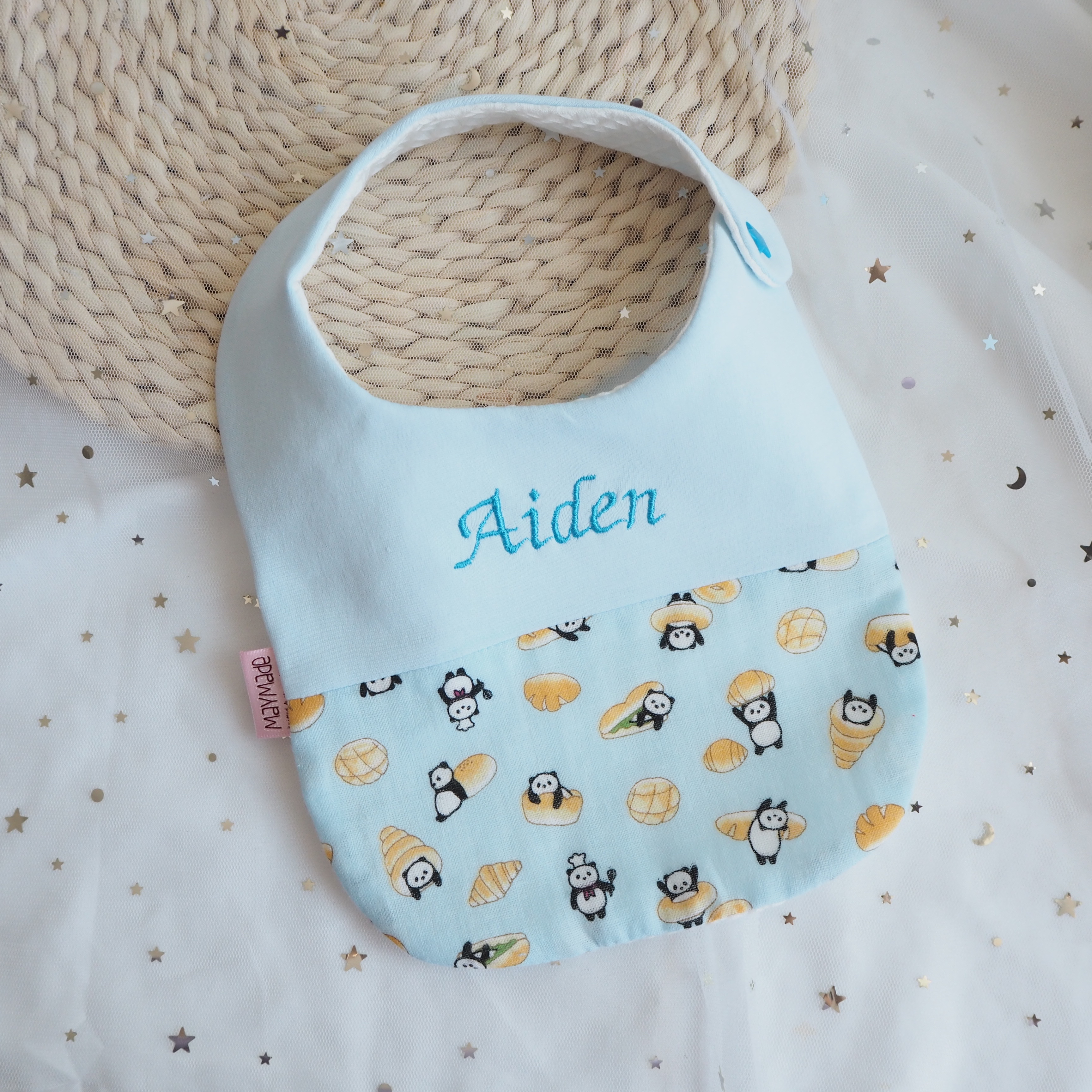 藍色麵包熊貓圖案 拼布款繡名口水肩