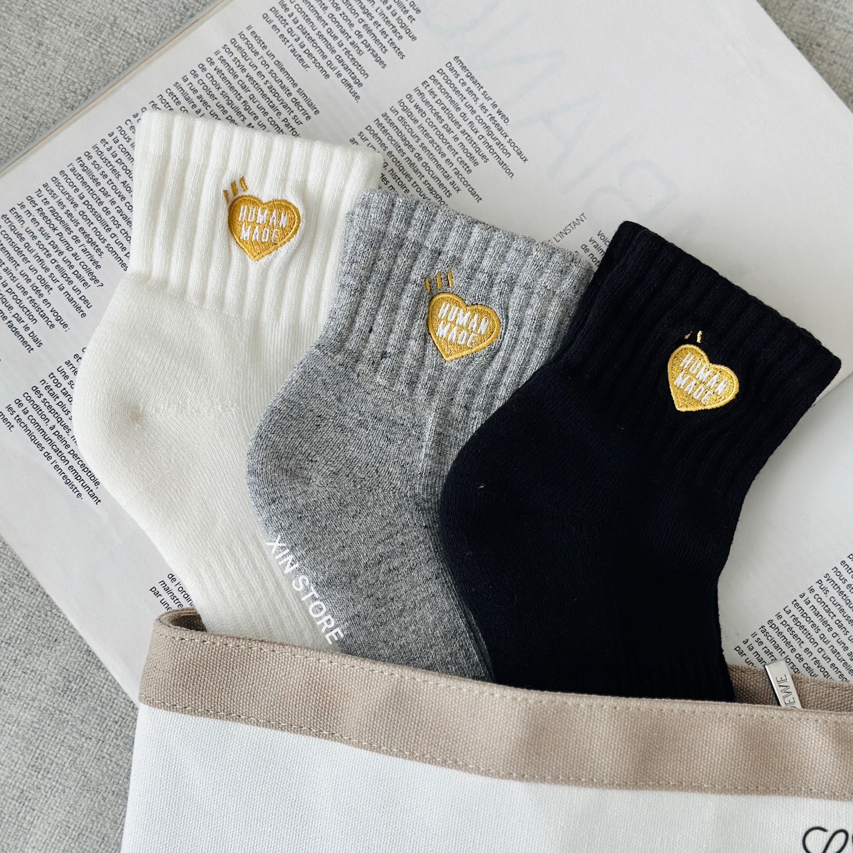 Human Made Short Pile Socks 刺繡 黃愛心 素色 中筒襪 長襪 黑 灰 白