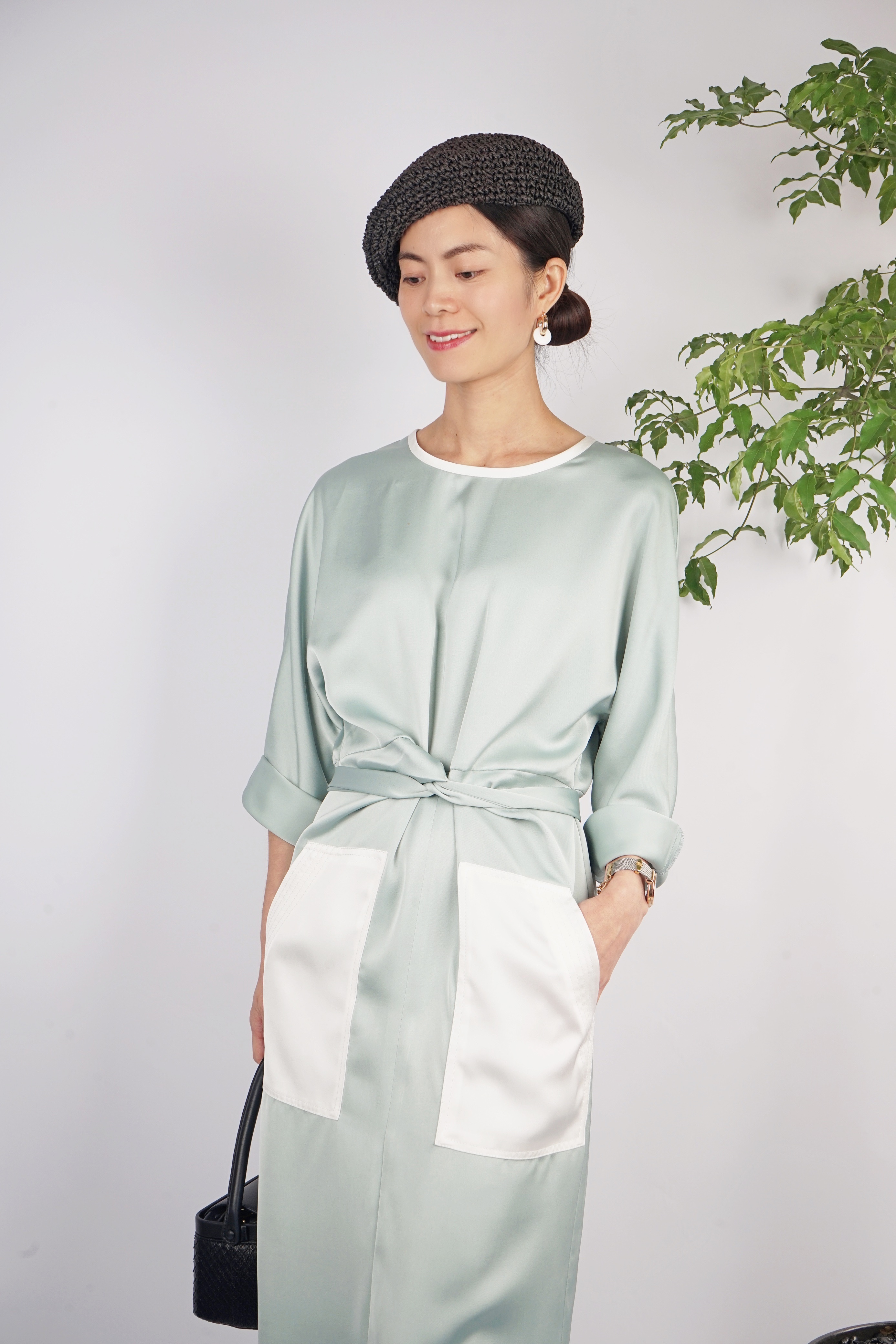 COLE COOL SS23 高質薄荷色亮面隨性扭結長裙