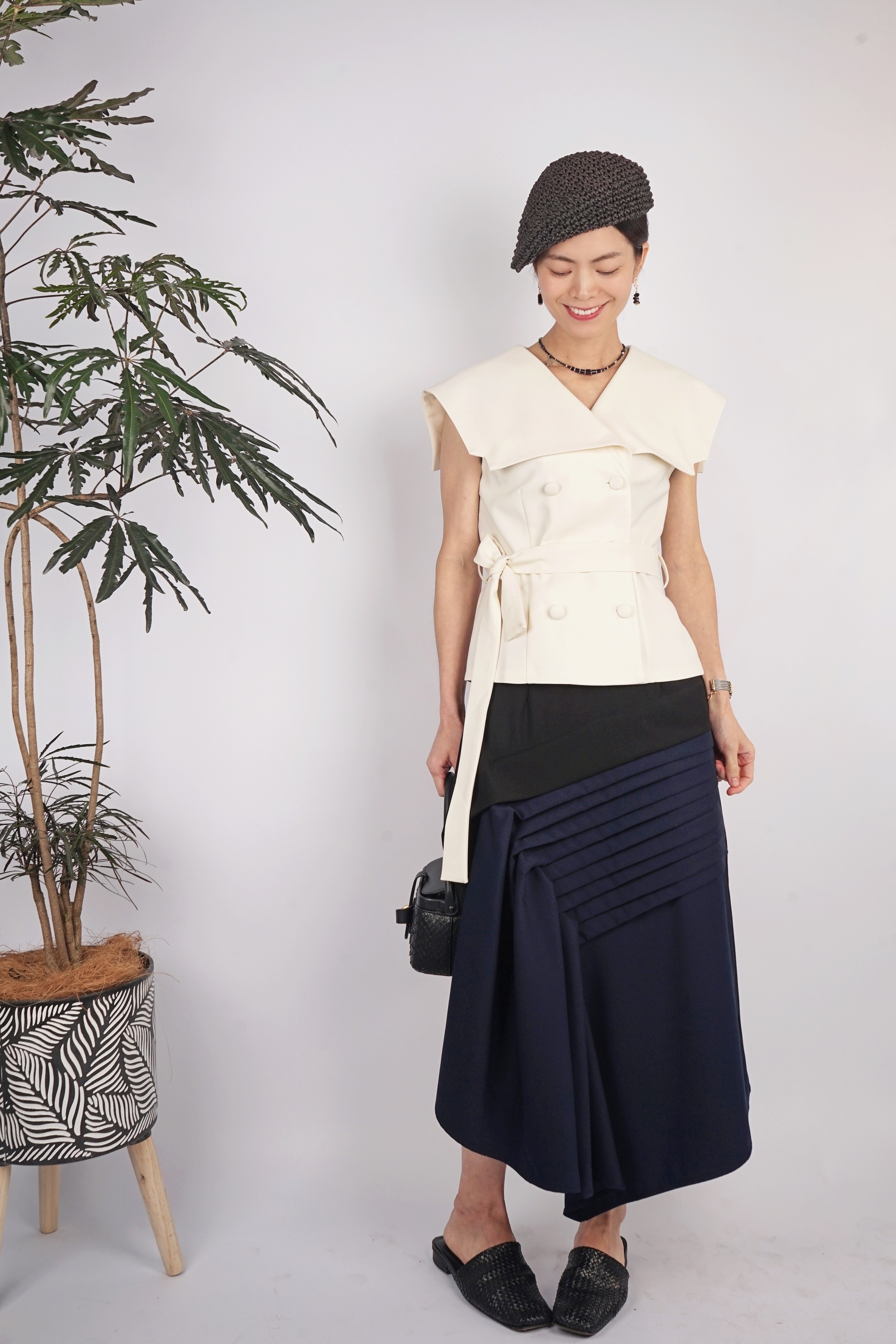 COLE COOL SS23 高質米白色孖襟簡約時尚馬甲