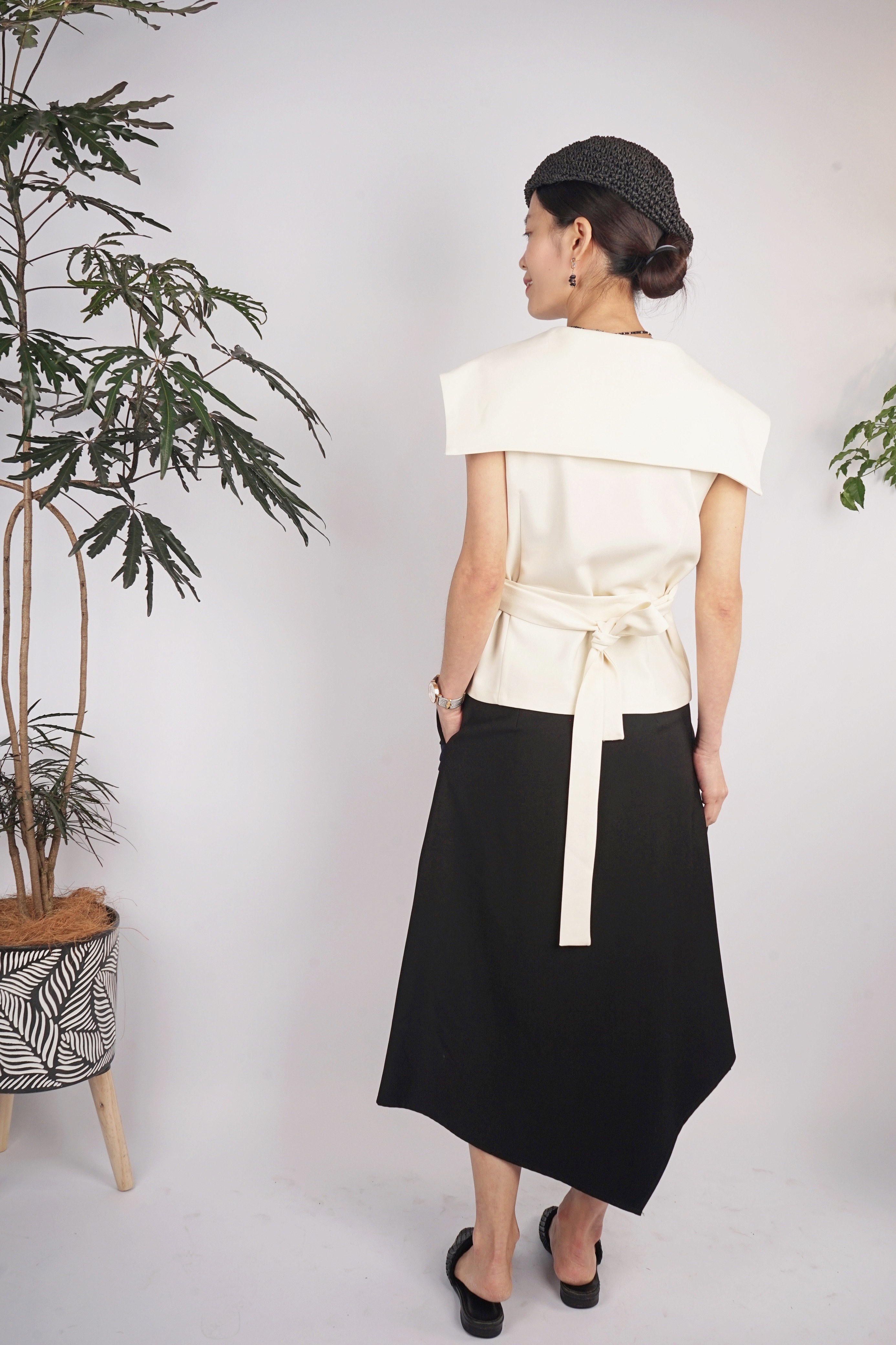 COLE COOL SS23 高質米白色孖襟簡約時尚馬甲