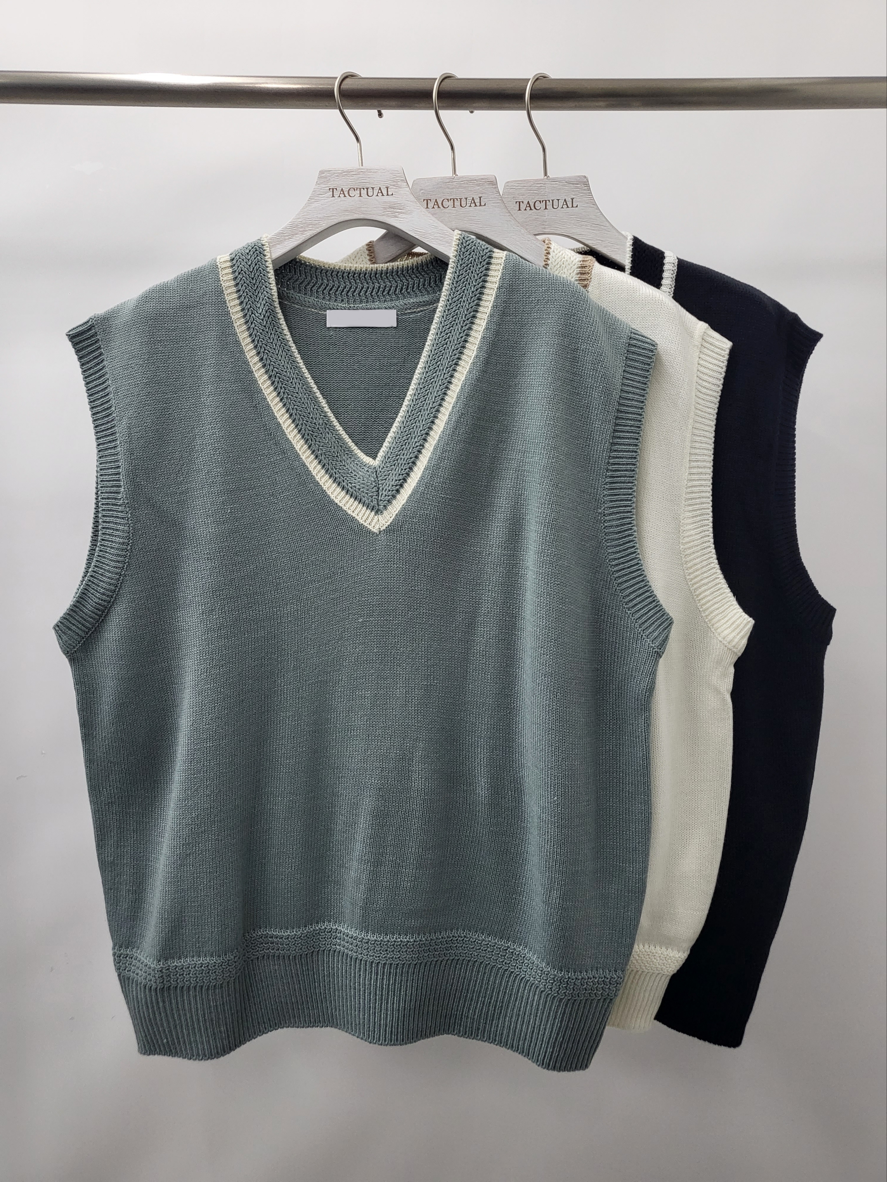 V領拼色背心 V1011