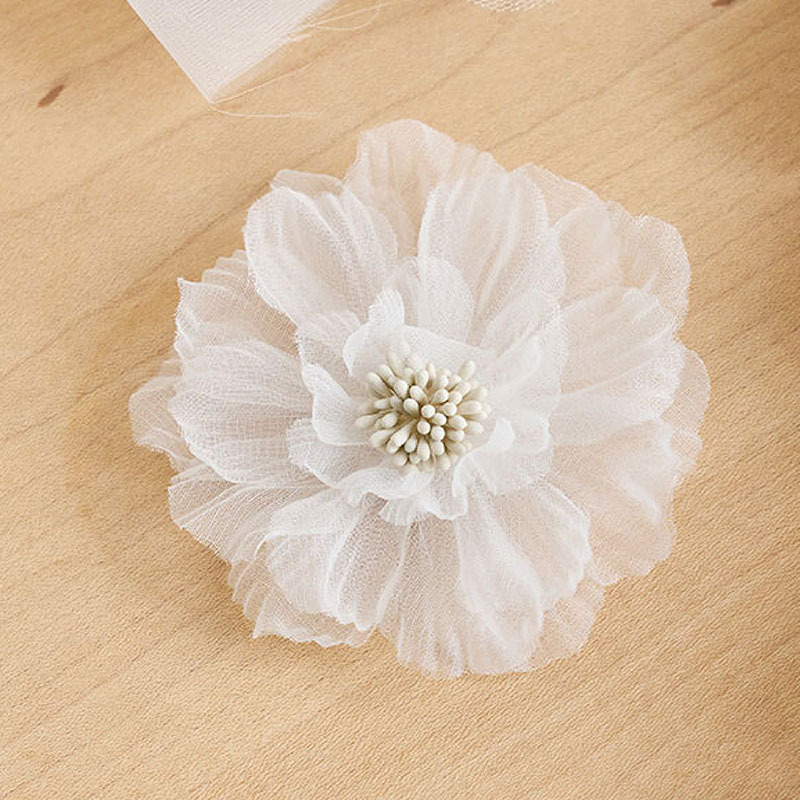 天使花胸針 (白花) - It’s sunny outside