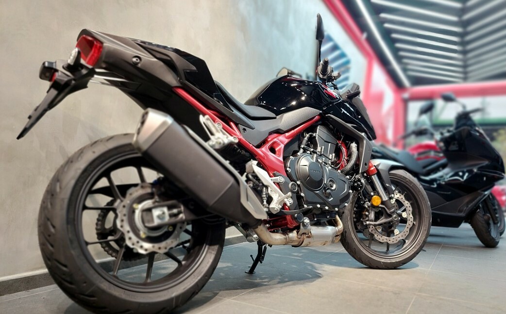 HONDA CB750 HORNET 2023