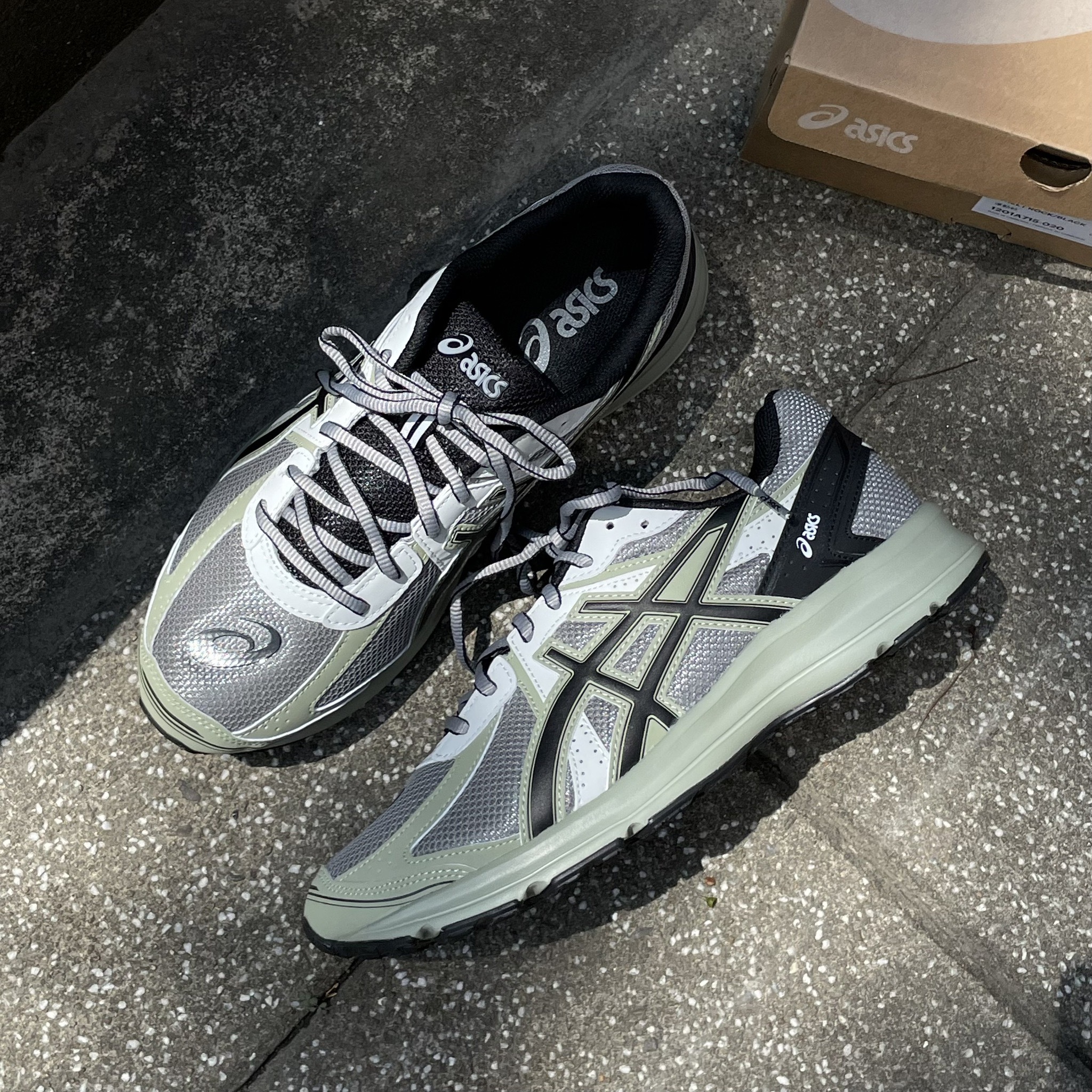 【代購】ASICS JOG 100S 輕量 跑步鞋 休閒鞋 男款 灰綠 1201A715-020