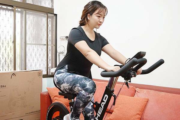 在家也能騎飛輪，減肥最適合的有氧運動！-宸語KELLY