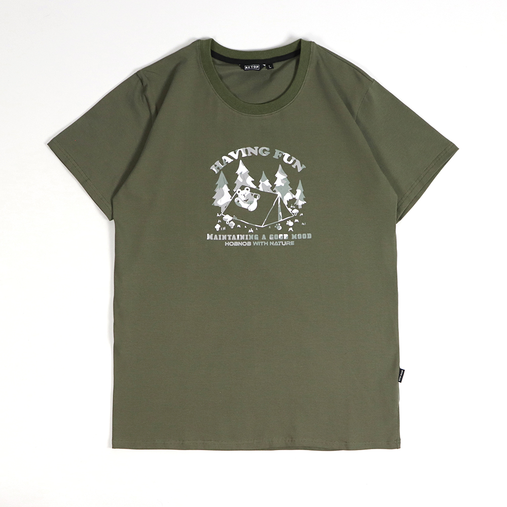 RETOP 萊卡系列 秘林郊遊熊萊卡圓領T 軍綠