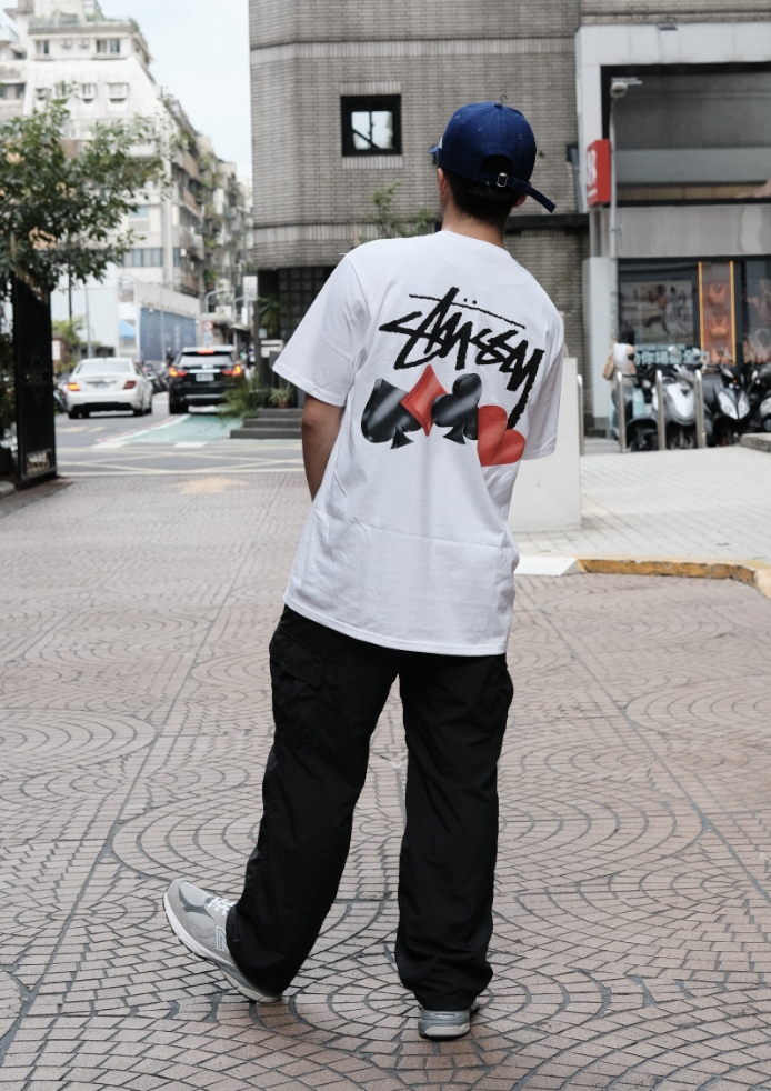 Stussy Suits Tee 撲克牌短T | FLOMMARKET