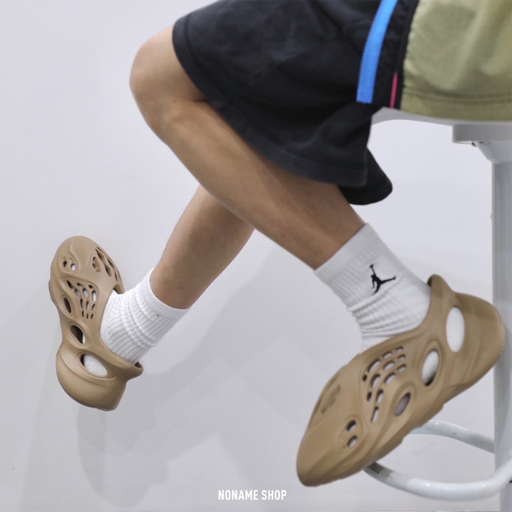 ADIDAS YEEZY FOAM RUNNER "STONE SALT" "CLAY TAUPE" 兩色 (男/女款)